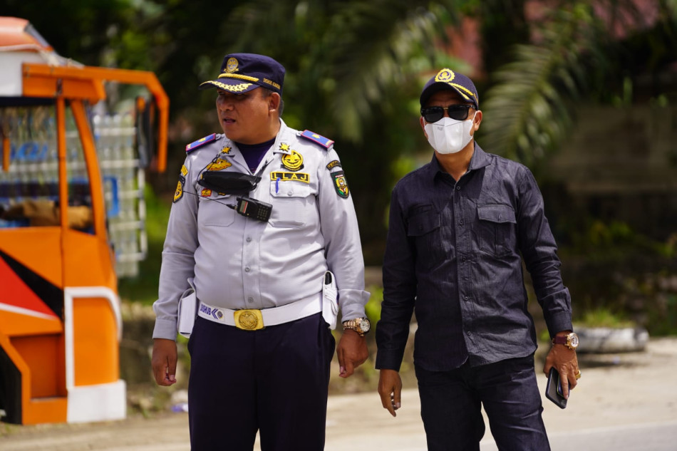 Bahaya Mengintai Warga, Jembatan Darurat Sinambek Dihentikan Operasionalnya