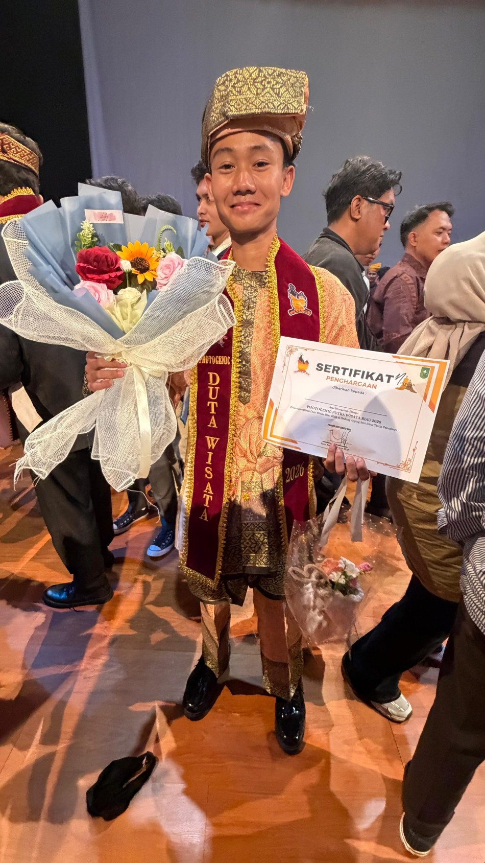 Harumkan Kuansing! Aidil Fitra Ramadhani Sabet Duta Wisata Photogenic Riau 2026 dengan Penuh Haru