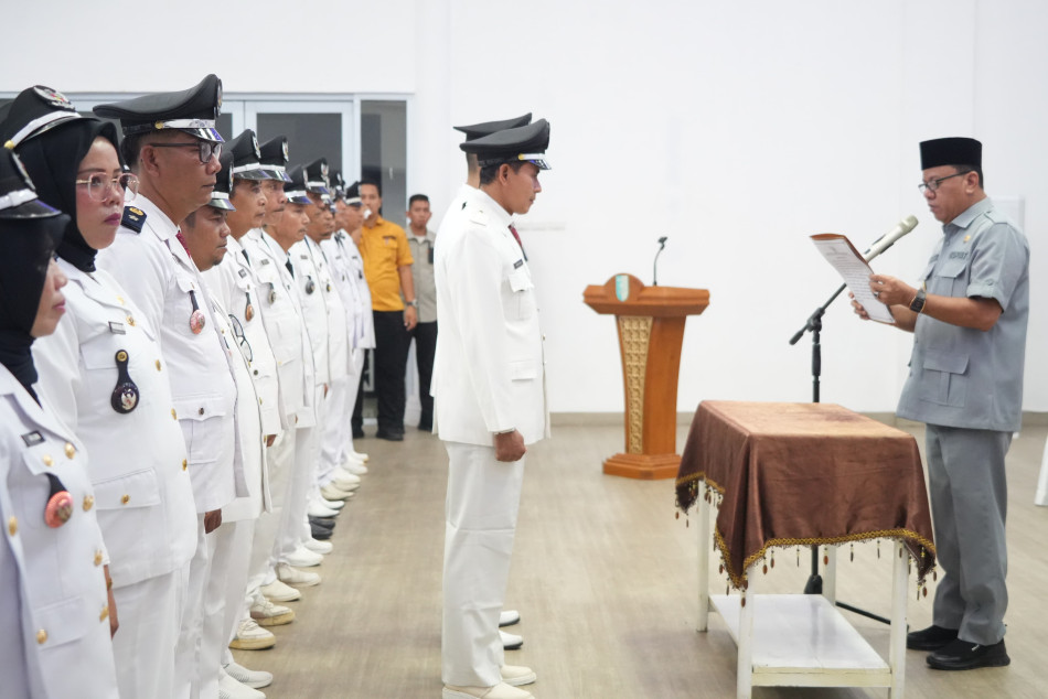 Lantik 62 Pj Kepala Desa, Bupati Suhardiman: Tak Mampu Urus Rakyat, Saya Copot!