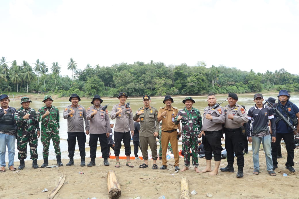 Jaga Kelestarian Sungai, Polres Kuansing Tertibkan 145 Rakit PETI di Inuman dan Cerenti