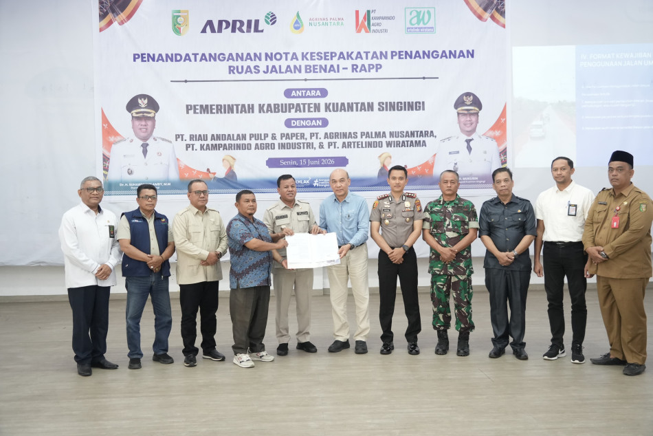 Pemkab Kuansing dan Sejumlah Perusahaan Besar Teken MoU Perbaikan Jalan Benai RAPP, Suhardiman Kepentingan Masyarakat di Atas Segalanya