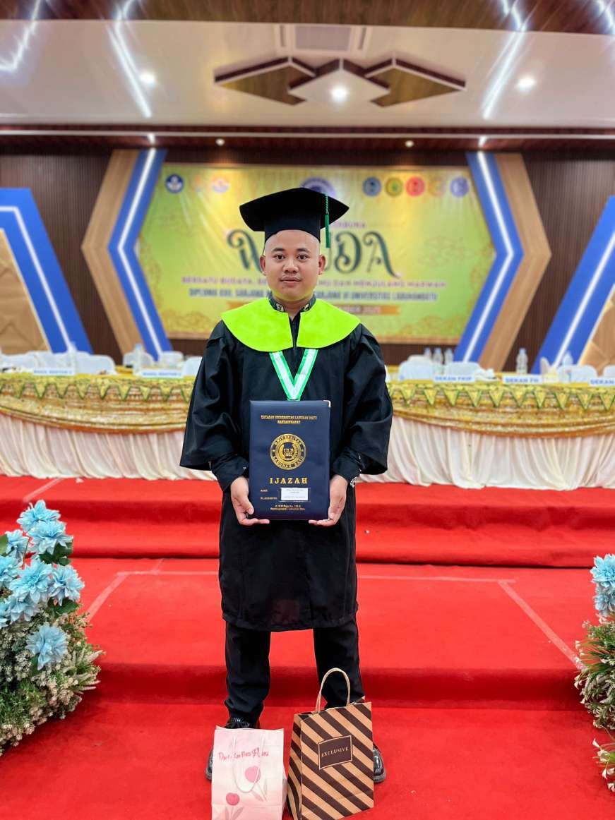 504 Wisudawan Dilantik, Aktivis GMNI Arif Genta Buana Jadi Sorotan di Wisuda ULB