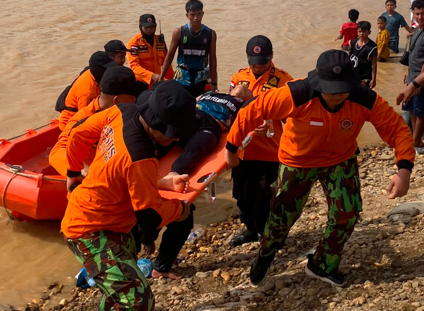 SMA Taruna Muhammadiyah Riau Turut Ambil Bagian di Pacu Jalur Kuansing 2026, Tunjukkan Kepedulian dan Semangat Gotong Royong