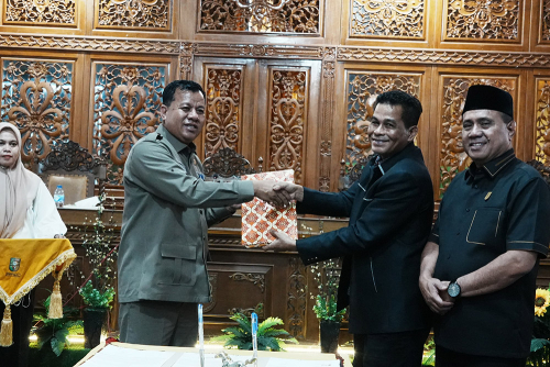 Perda Disahkan, Bupati Suhardiman Amby Apresiasi Kinerja DPRD Kuansing