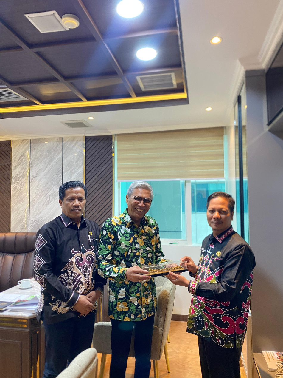 Perjuangkan Jalan Eks Trans Ke Jakarta, Wabup Mukhlisin Temui Mentri Transmigrasi dan Anggota DPR RI