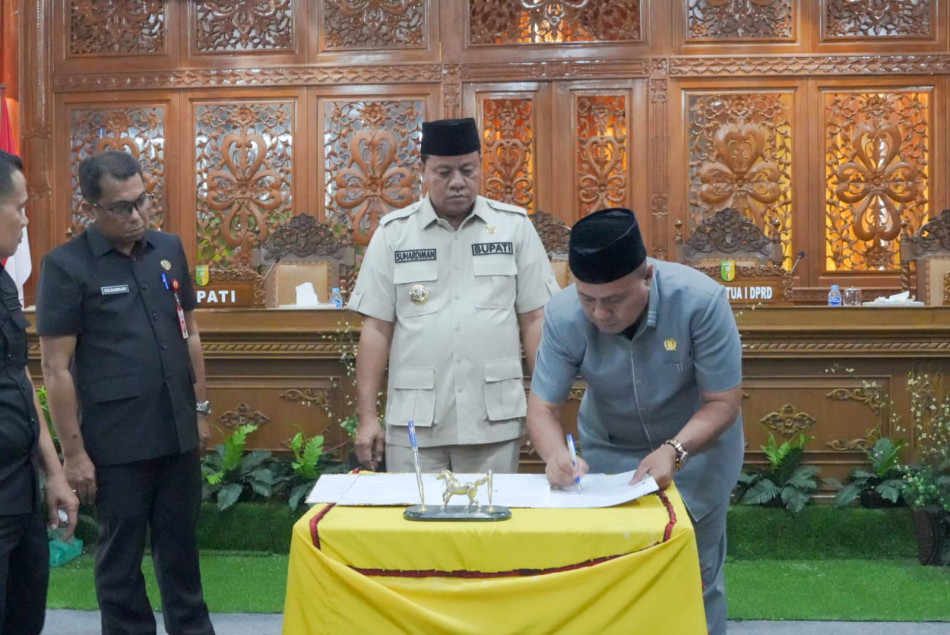 Bupati Hadiri Momen Bersejarah: Tandatangani Kesepakatan KUA PPAS Bersama DPRD Kuansing