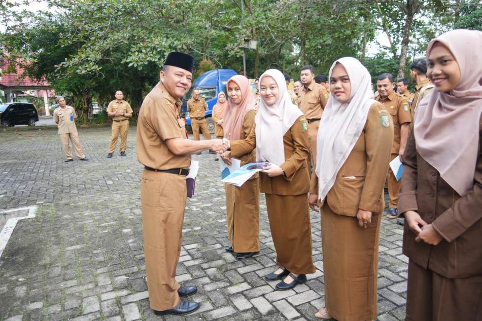 58 PPPK Terima SPMT, Kadis Kominfo Kuansing Tekankan Disiplin Teluk Kuantan